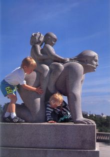 Foto sobre escultura de Gustav Vigeland