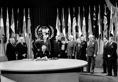 Assinatura da Carta das Naes Unidas em 1945