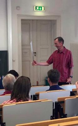 Svante Pbo no Max Planck Institute for Evolutionary Anthropology, em Leipzig, durante a apresentao da tese de doutoramento de Joo Carlos Teixeira