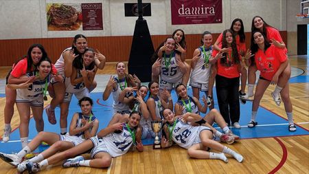 2-	O CONJUNTO DE SUB-14, QUE EM LISBOA FOI VICE-CAMPEO NACIONAL