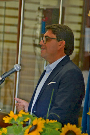 O NOVO DIRETOR NO USO DA PALAVRA