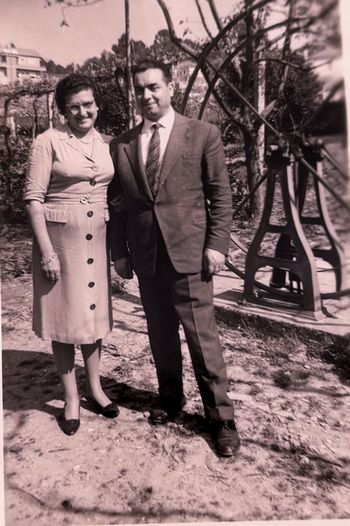 OS MEUS PAIS COM A BOMBA DE TIRAR �GUA AO FUNDO