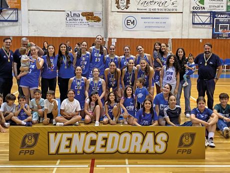 A EQUIPA QUE CONQUISTOU MAIS UM T�TULO NACIONAL PARA O CLUBE, NESTE CASO A TA�A NACIONAL DE SENIORES