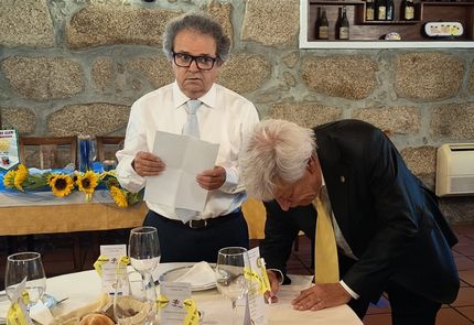 JO�O MORGADO, O NOVO PRESIDENTE DO ROTARY DE ERMESINDE, NO USO DA PALAVRA
