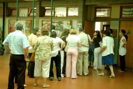 A afluncia s urnas na freguesia de Ermesinde, sobretudo s horas de ponta poderia ser muito enganadora. (Foto: MV)