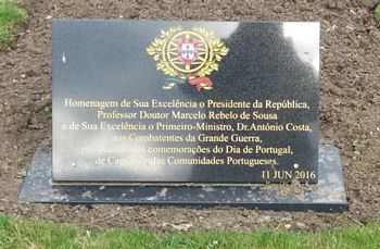 CEMITRIO PORTUGUS DE RICHBOURG E PLACA DE HOMENAGEM DOS ATUAIS PRESIDENTE DA REPBLICA E PRIMEIRO MINISTRO PORTUGUESES