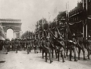 SOLDADOS PORTUGUESES PARTICIPAM NO DESFILE DA VITRIA EM PARIS (14-7-1919) - ARQUIVO DO MINISTRIO DOS NEGCIOS ESTRANGEIROS