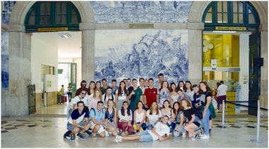 Fotos JFE (OS JOVENS DO PROGRAMA ERASMUS+ NO INTERIOR DA ESTAO DE S. BENTO)