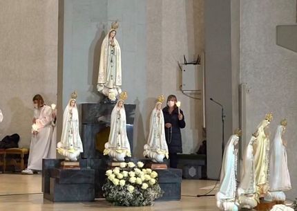 Imagens de Nossa Senhora de Ftima na Igreja Matriz (2021)  Fotograma retirado do direto da Parquia de So Loureno de Ermesinde