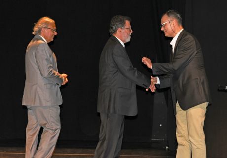 HENRIQUE QUEIRS RODRIGUES NO MOMENTO DA HOMENAGEM DO RCE