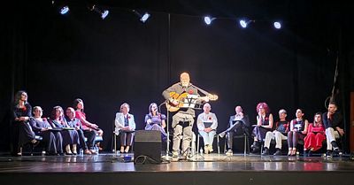 MANUEL FREIRE INTERPRETANDO A SUA "PEDRA FILOSOFAL"