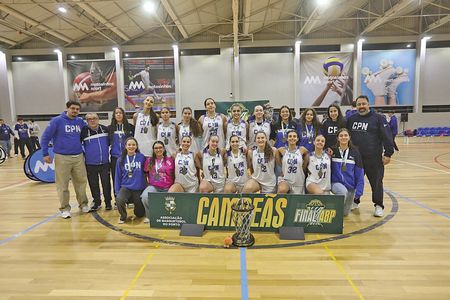 SUB 18 (FOTO:ASSOCIA��O BASQUETEBOL DO PORTO)