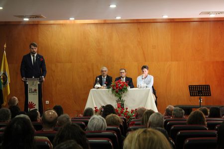 INTERVEN��O DE MIGUEL DE OLIVEIRA COM A MESA DA AFE AO LADO