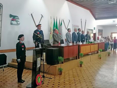 MESA DE HONRA DA SESS�O SOLENE