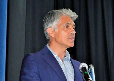 O PRESIDENTE DA C�MARA DE VALONGO, PAULO ESTEVES FERREIRA NO USO DA PALAVRA