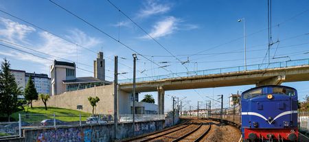 EM DEZEMBRO DE 1979 FOI ADJUDICADA, PELA C�MARA DE VALONGO, � FIRMA SOARES DA COSTA, SARL, PELA IMPORT�NCIA DE 28 MIL CONTOS, A CONSTRU��O DO VIADUTO DE ERMESINDE
